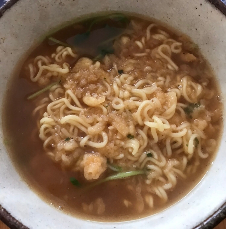 豆苗と天かすの生姜味噌ラーメン