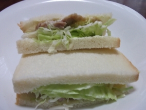 朝からがっつり♪チキンサンド