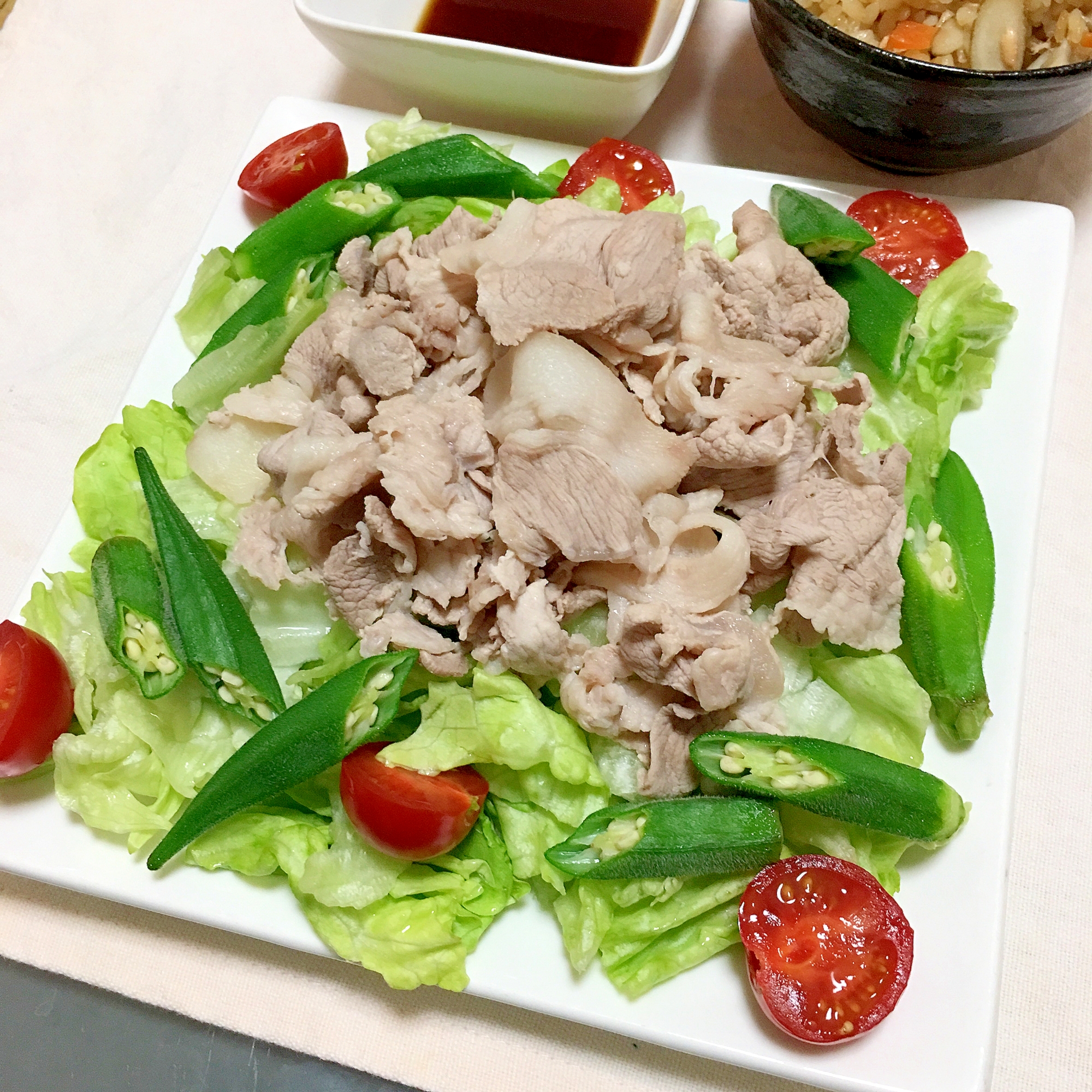 ポン酢で食べよ レタスと茹でオクラ豚しゃぶサラダ レシピ 作り方 By Kuuuma 楽天レシピ ポン酢で食べよ レタスと茹でオクラ豚しゃぶサラダ レシピ 作り方 By Kuuuma 楽天レシピ