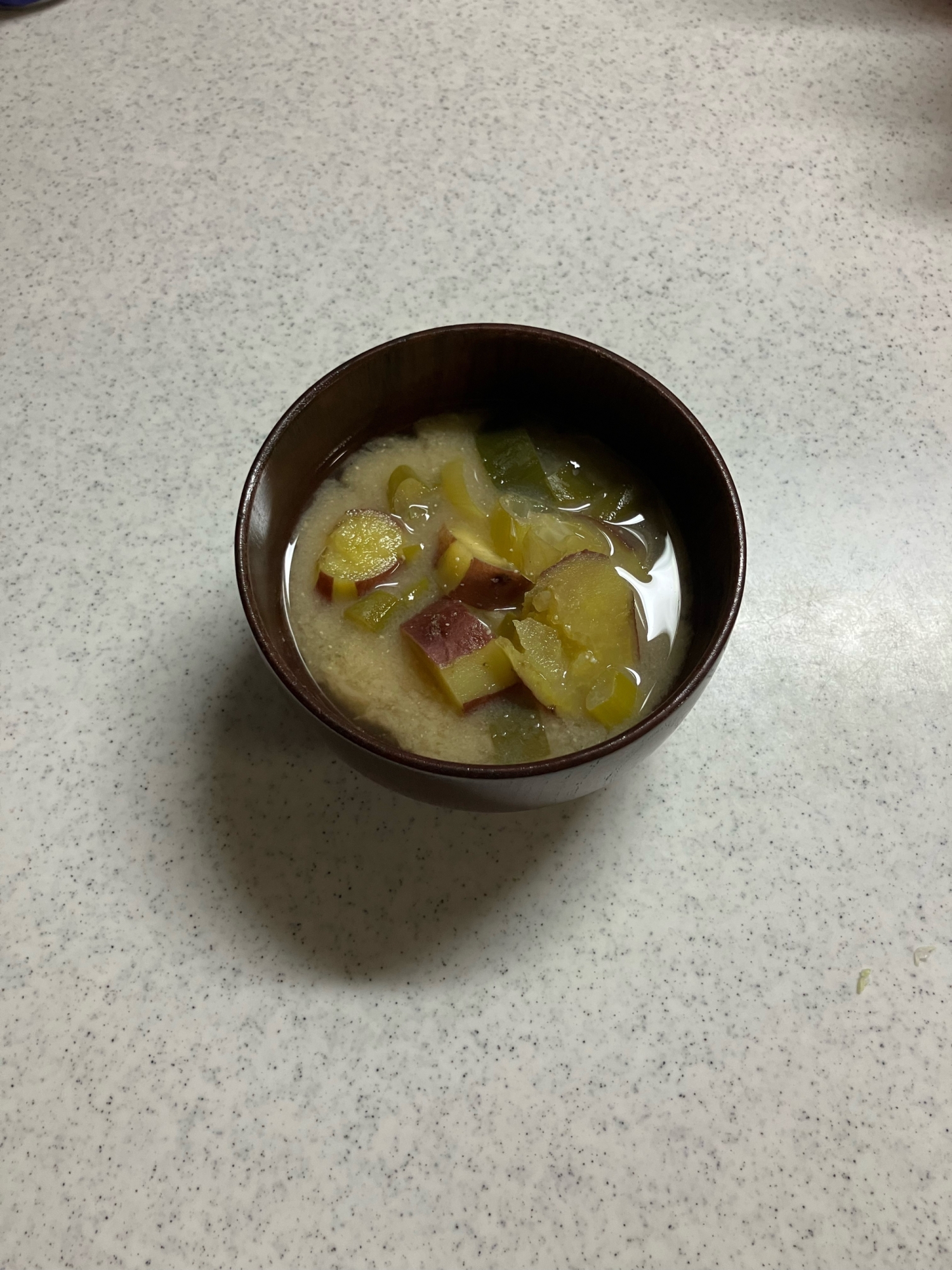 さつまいもと長ネギの味噌汁