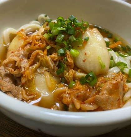 簡単！豚キムチうどん♡