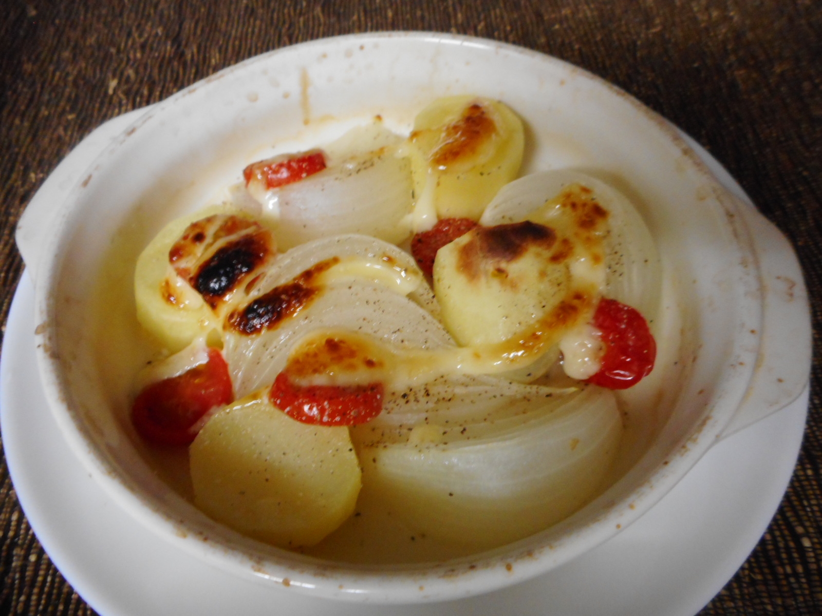 ジャガ芋と新タマネギのマヨネーズ焼き