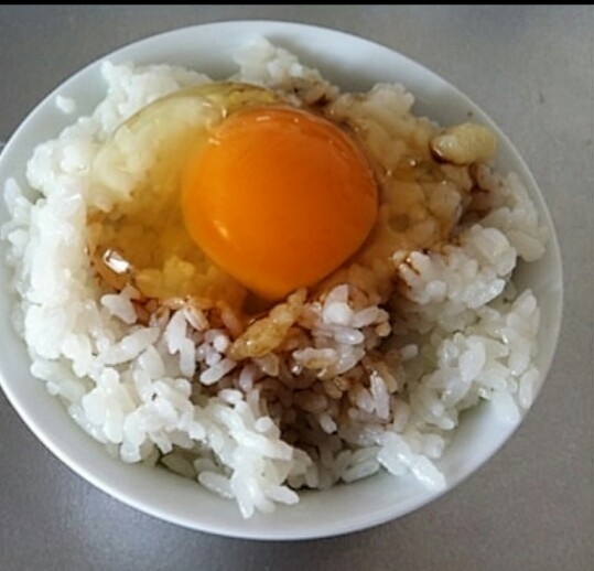 ニンニク薫る！卵かけご飯