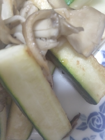 冷蔵庫の残り物で簡単野菜炒め