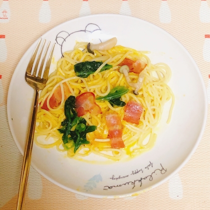 小松菜とスライスベーコンで和風パスタ