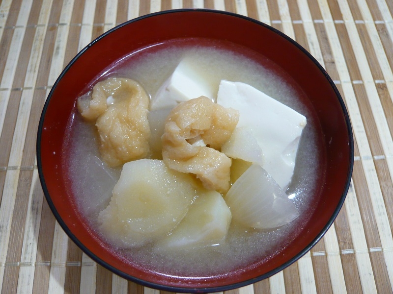 豆腐揚げじゃがたま味噌汁