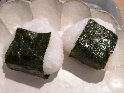 粒餡さん、こんにちは☆お昼に鮭を入れて作りました❣とっても美味しいレシピをありがとうございます♡(*^.^*)
