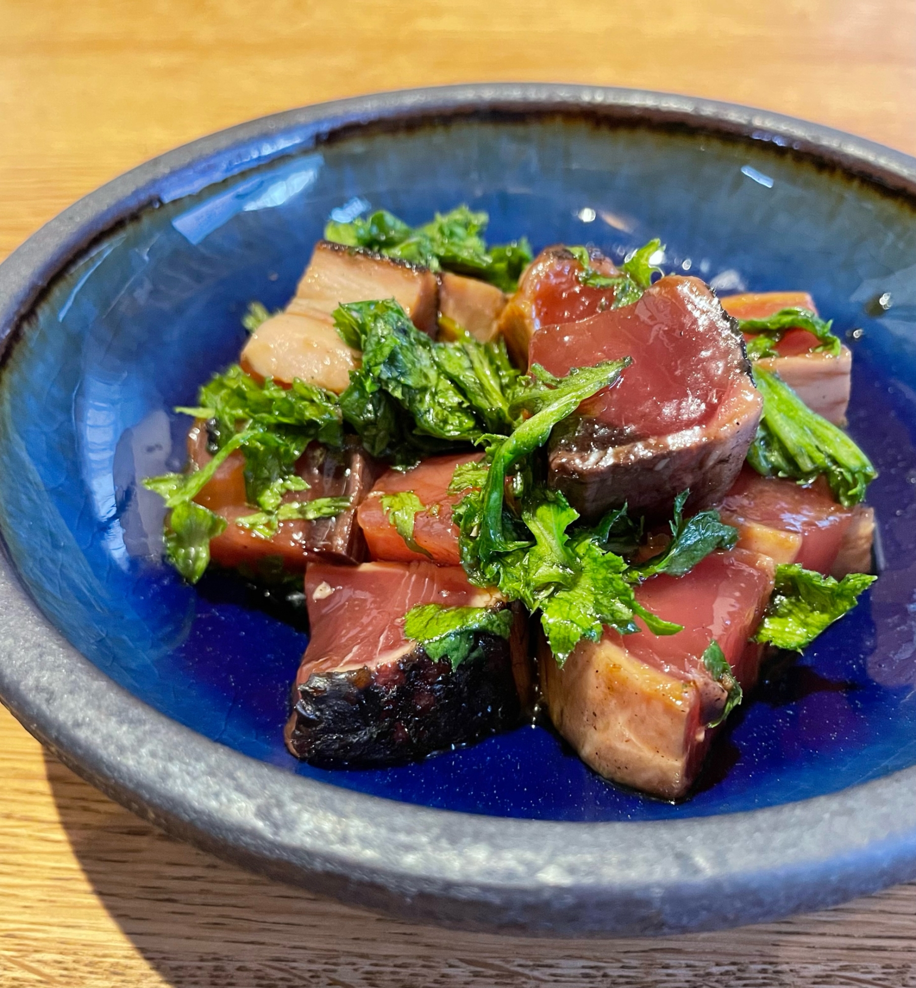 カツオのたたきとワサビ菜の浅漬け