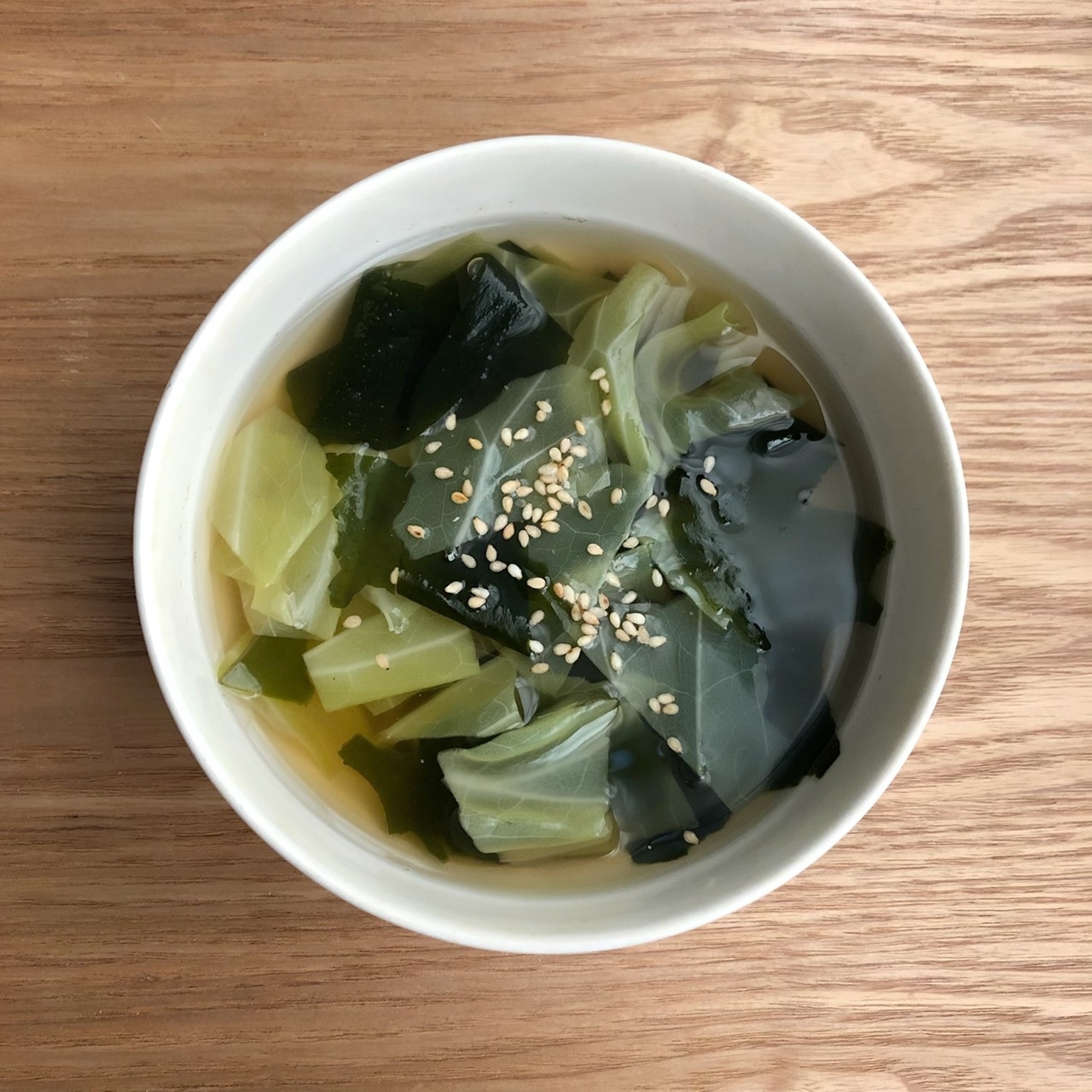 キャベツとわかめの和風スープ