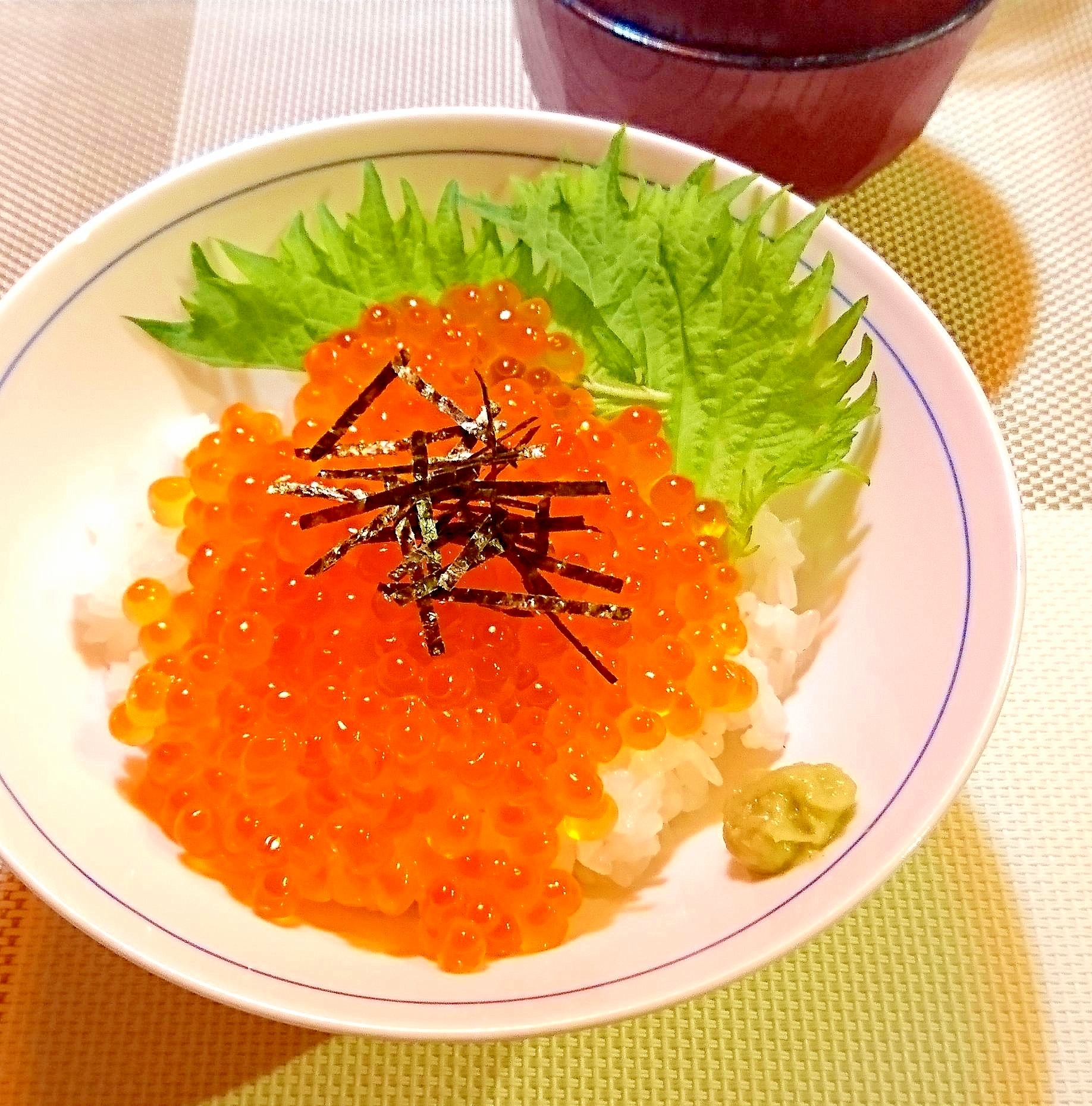 酢飯じゃない　いくら丼