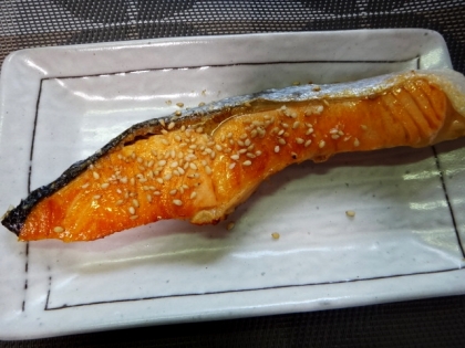 フライパンで☆ごま風味の焼き鮭