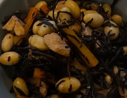 ひじきと高野豆腐と人参の煮物
