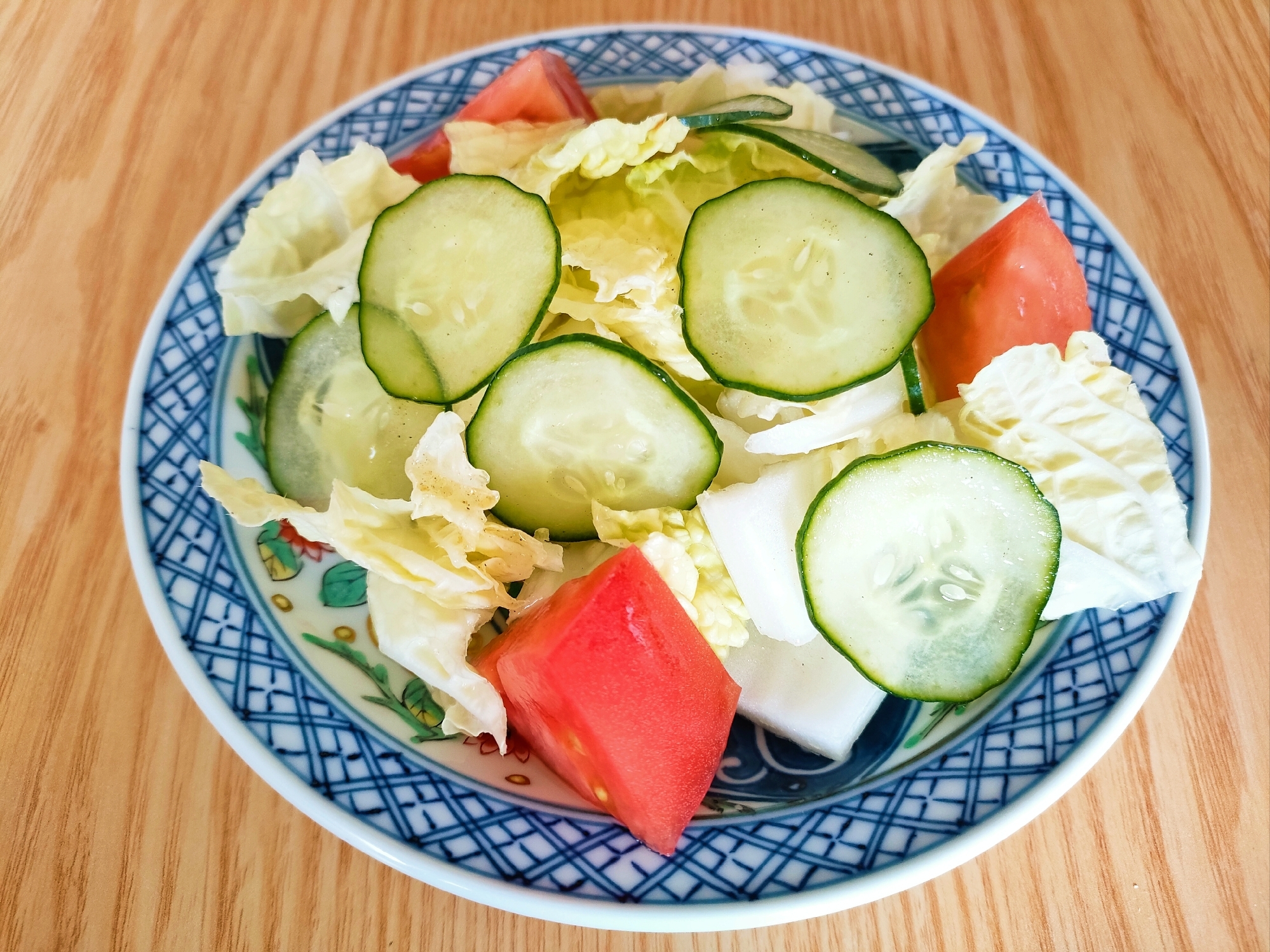 白菜ときゅうりとトマトのサラダ