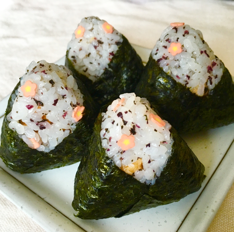 お花チップ入ゆかりご飯の唐揚げ焼き海苔一口お握り♡