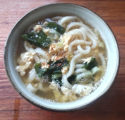 わかめと油揚げのかき玉うどん