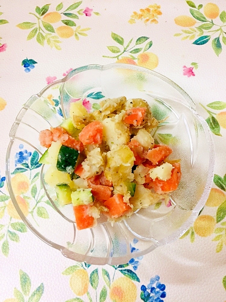 じゃがいもときゅうりとにんじんのさっぱりサラダ