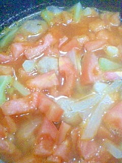 トマトと玉ねぎのスープ