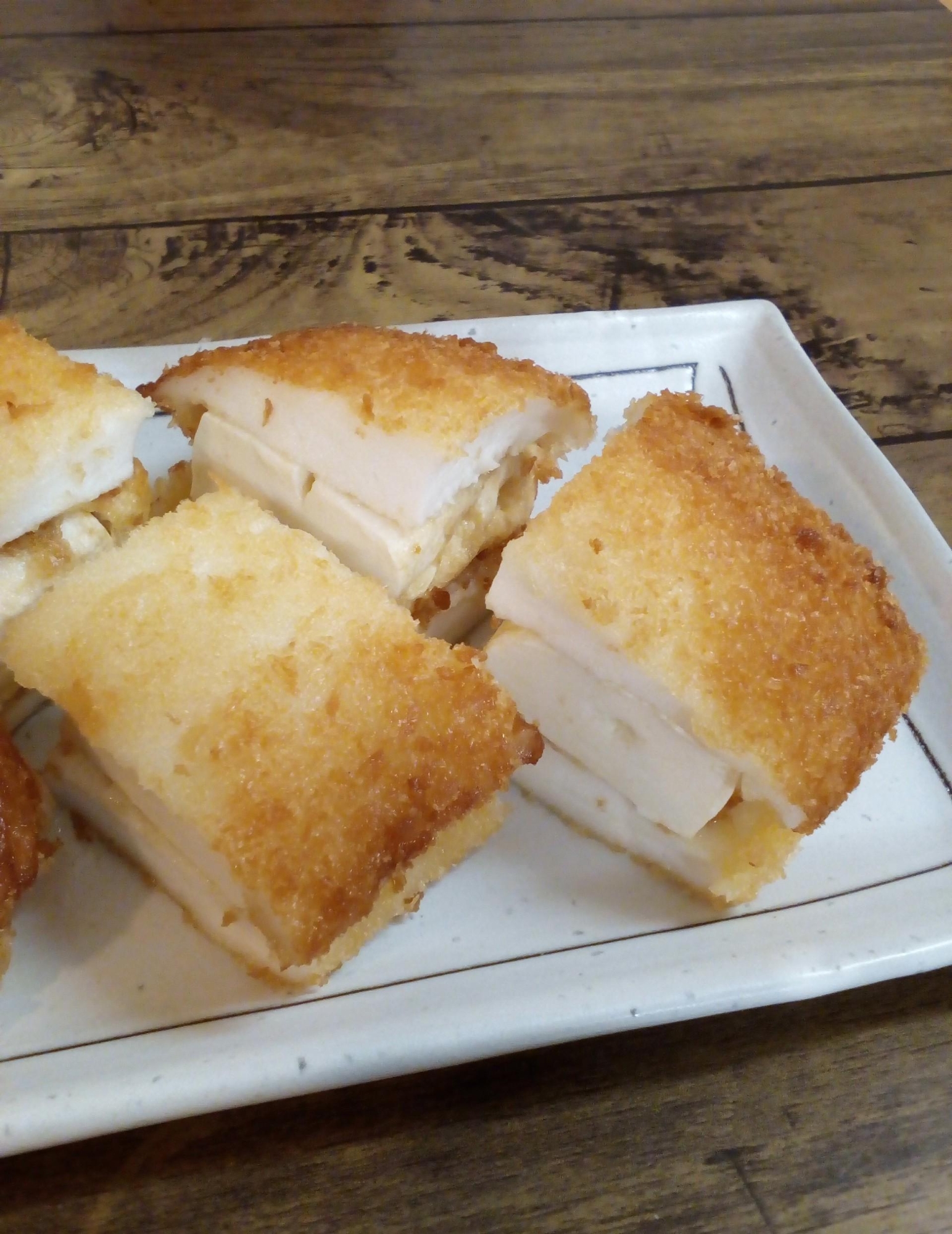 サクサクもっちり 白はんぺんの豆腐サンドフライ レシピ 作り方 By 体脂肪率11 夫人 楽天レシピ サクサクもっちり 白はんぺんの豆腐サンドフライ レシピ 作り方 By 体脂肪率11 夫人 楽天レシピ