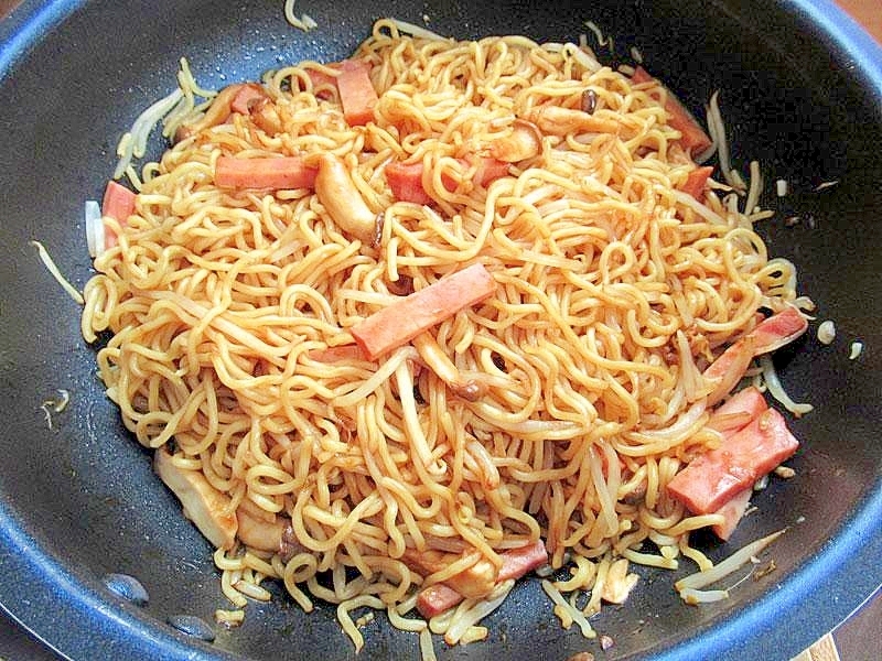 厚切りハムの焼きそば