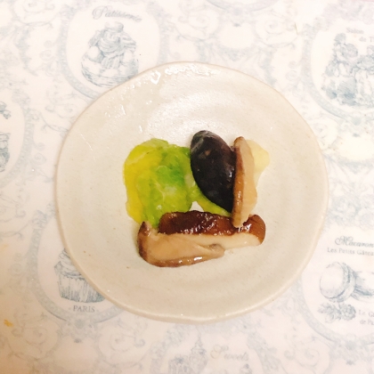 しいたけと芽キャベツのバター炒め