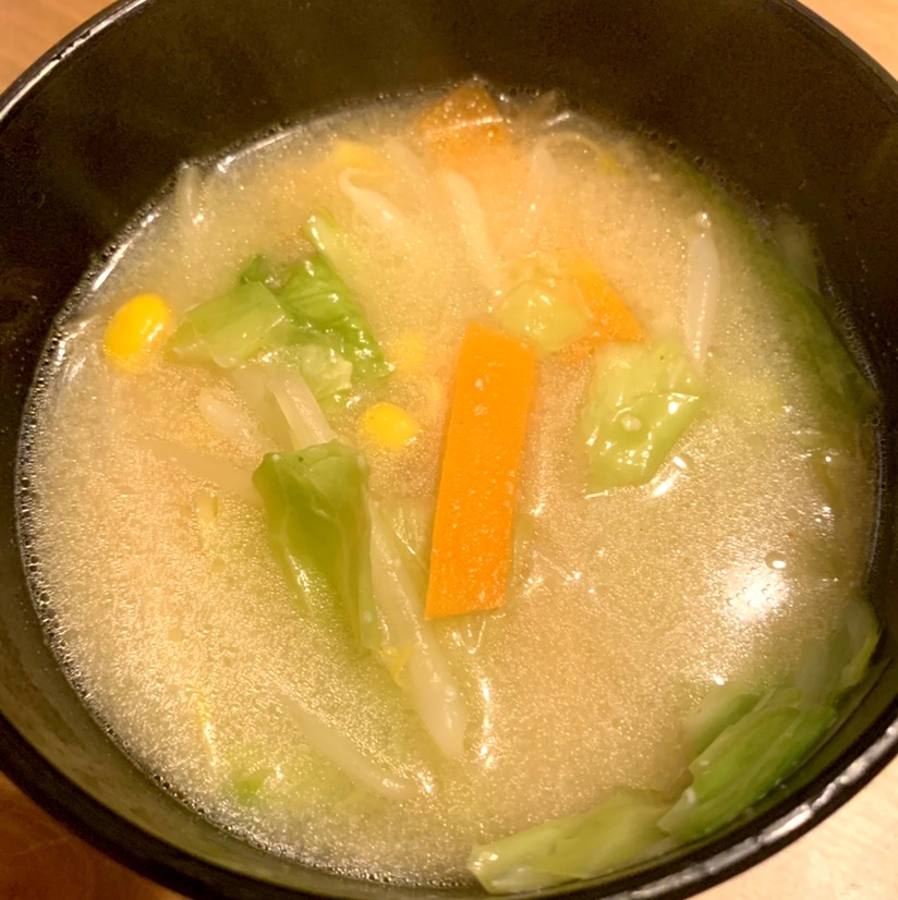 野菜たっぷり味噌ラーメン風味噌汁