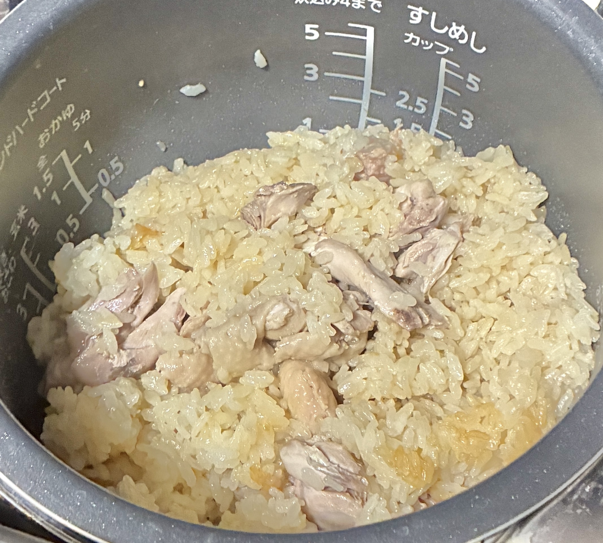 簡単☆鶏肉丸ごと入れて炊飯