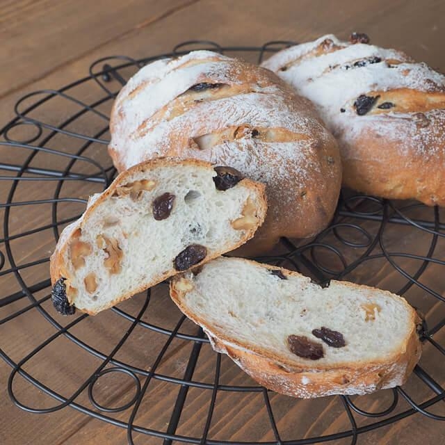 プロフーズ　クルミレーズンパン