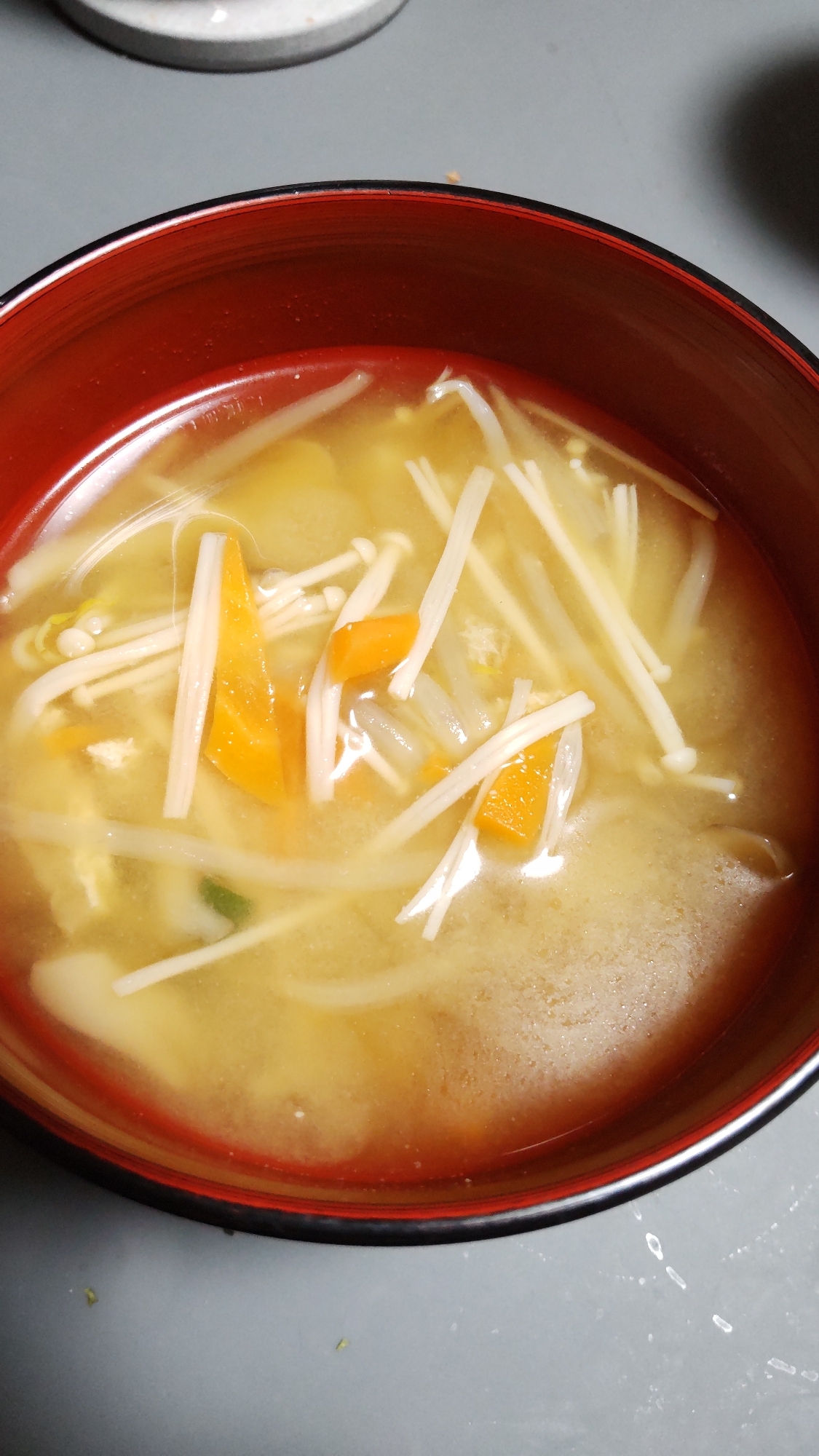 えのきとにんじんの味噌汁