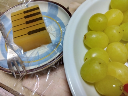 ぶどうとお菓子のヨーグルト✧˖°