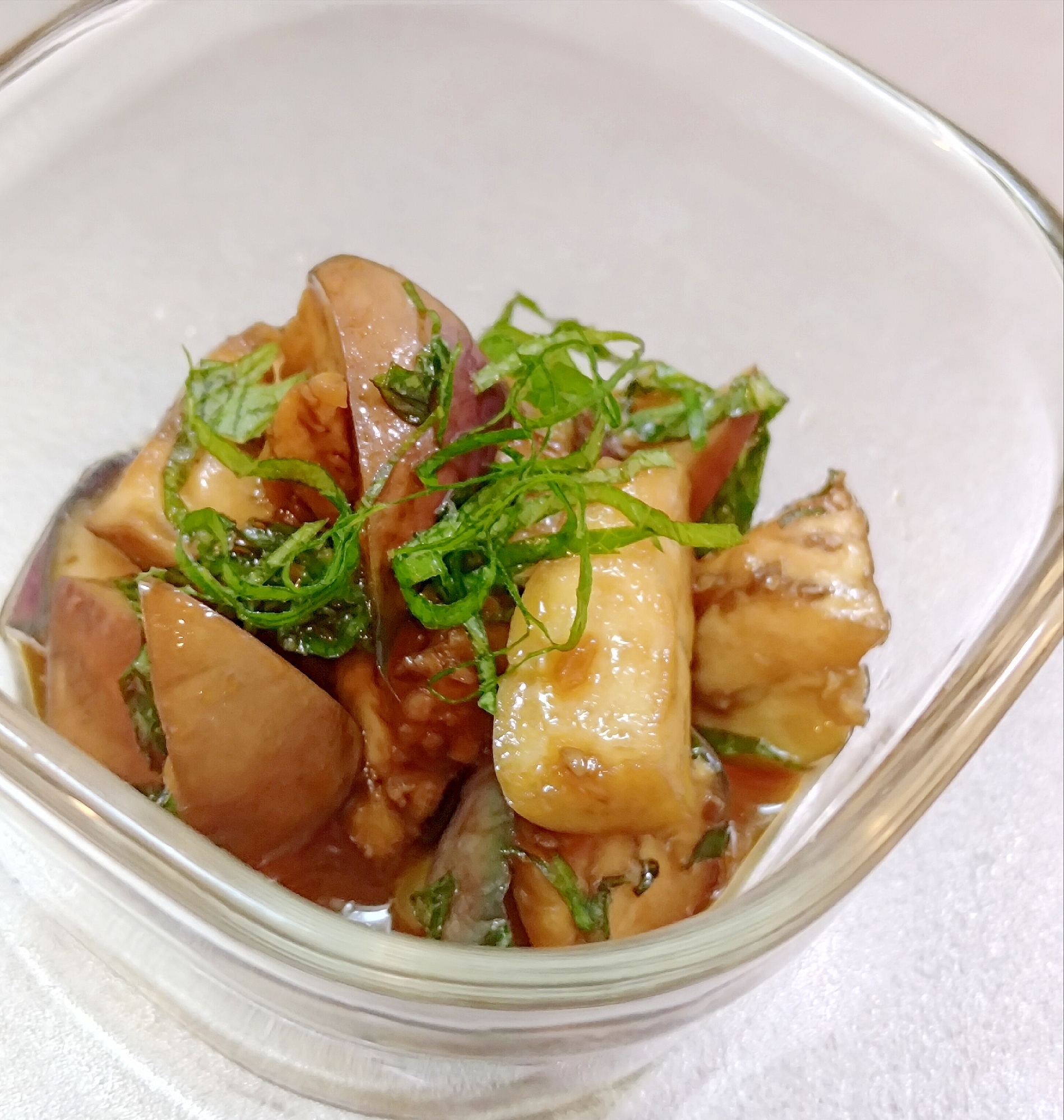 簡単,常備菜/胡麻油香る♪ナスと大葉のさっぱり和え