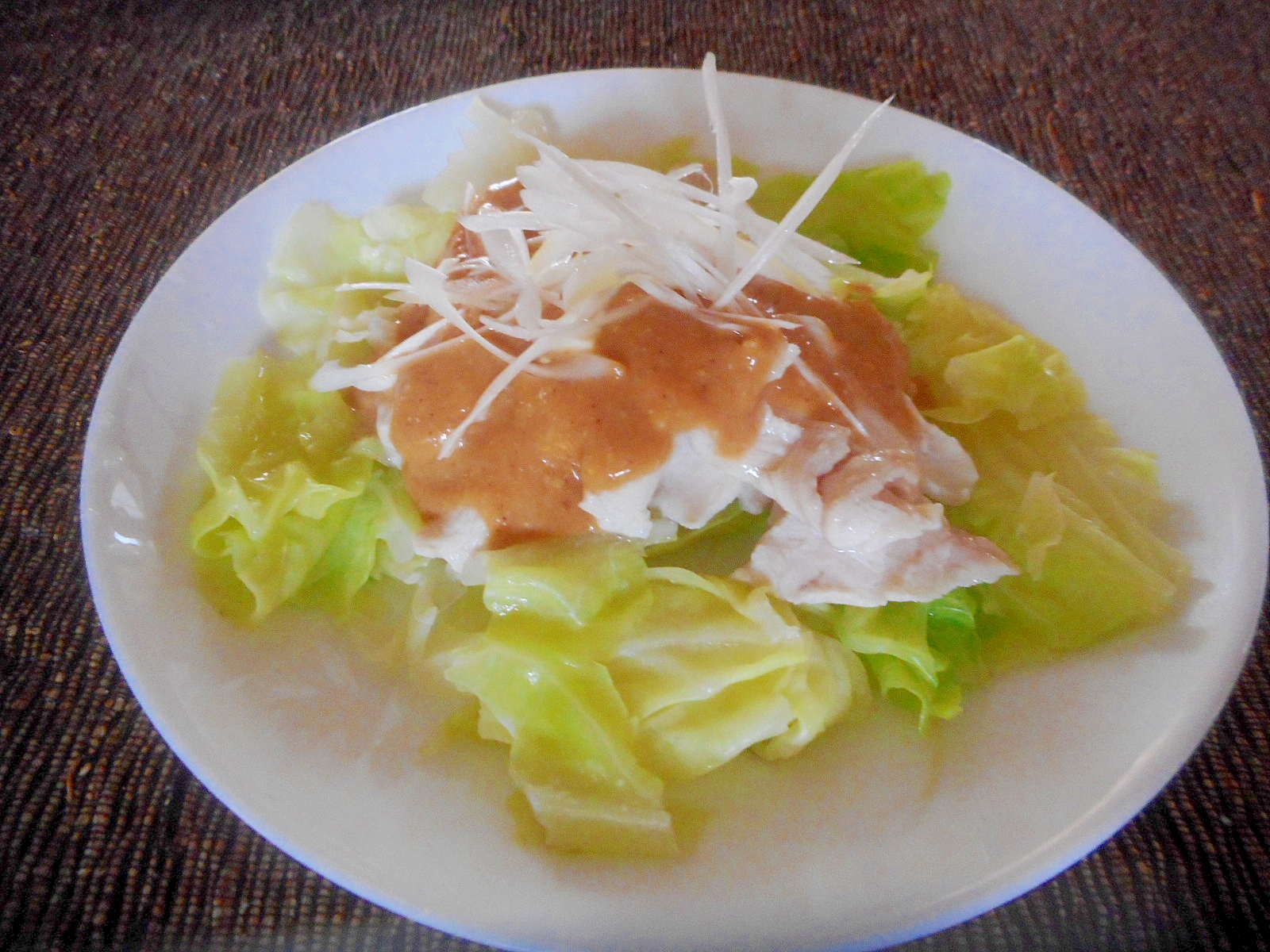 胸肉とキャベツのゴマ味噌ダレ