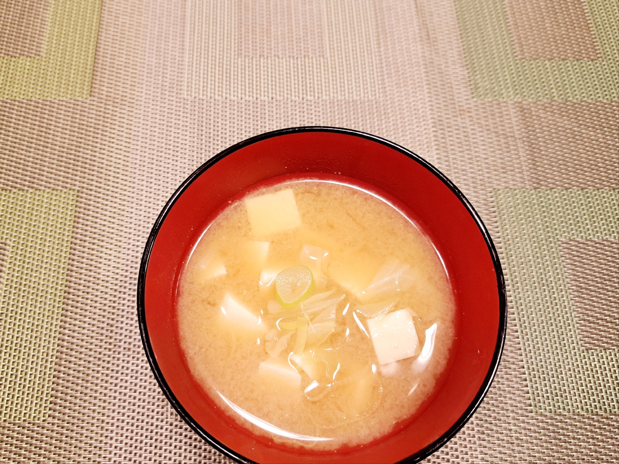 豆腐と きゃべつの おみそ汁