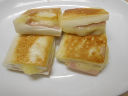 hirohyt102 さん
バター風味で
ハム&チーズで
はんぺんが格段に
美味しい(*^_^*)
ご馳走さまでした♡