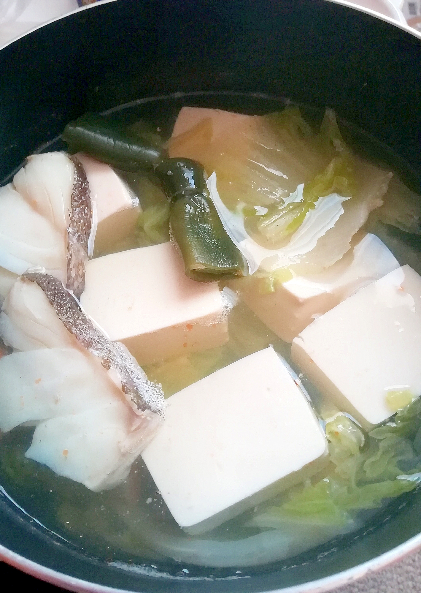 白菜と絹ごし豆腐とタラの湯豆腐☆ポン酢風味