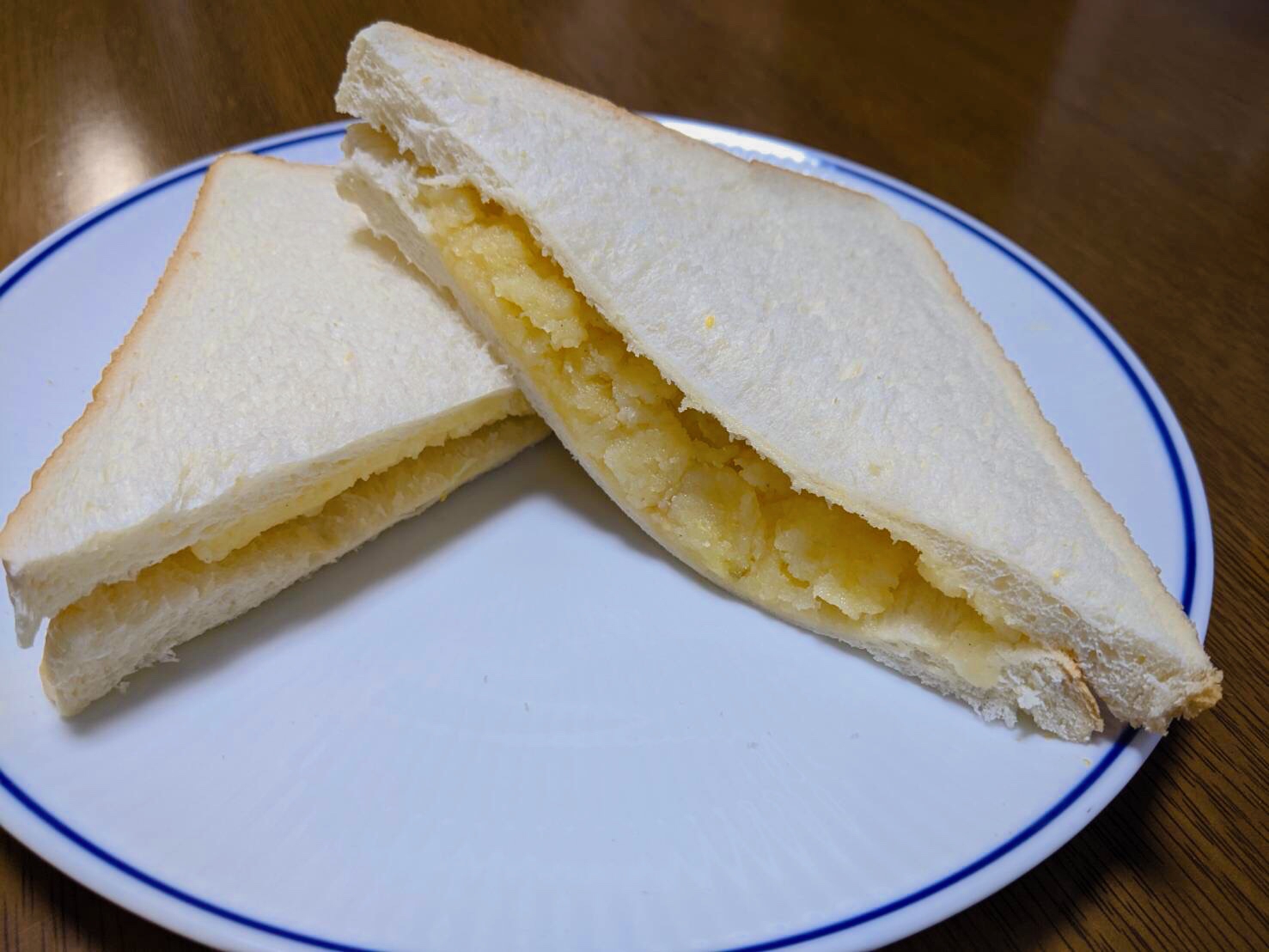 シンプル！ポテサラサンドイッチ