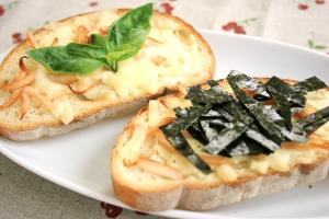 チーズをのせて焼くだけ！ぞっこんイカのピザトースト