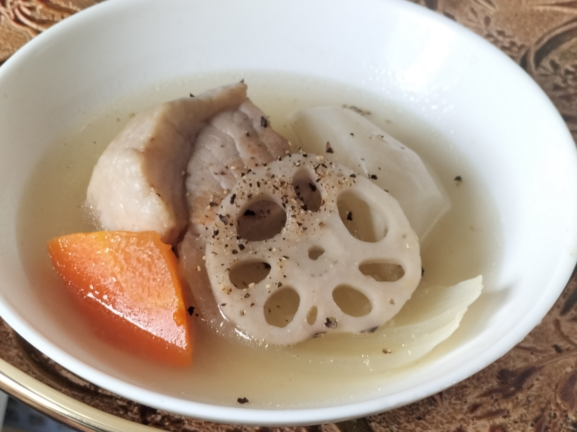 炊飯器で簡単作りおき♪塩豚と根菜のポトフ