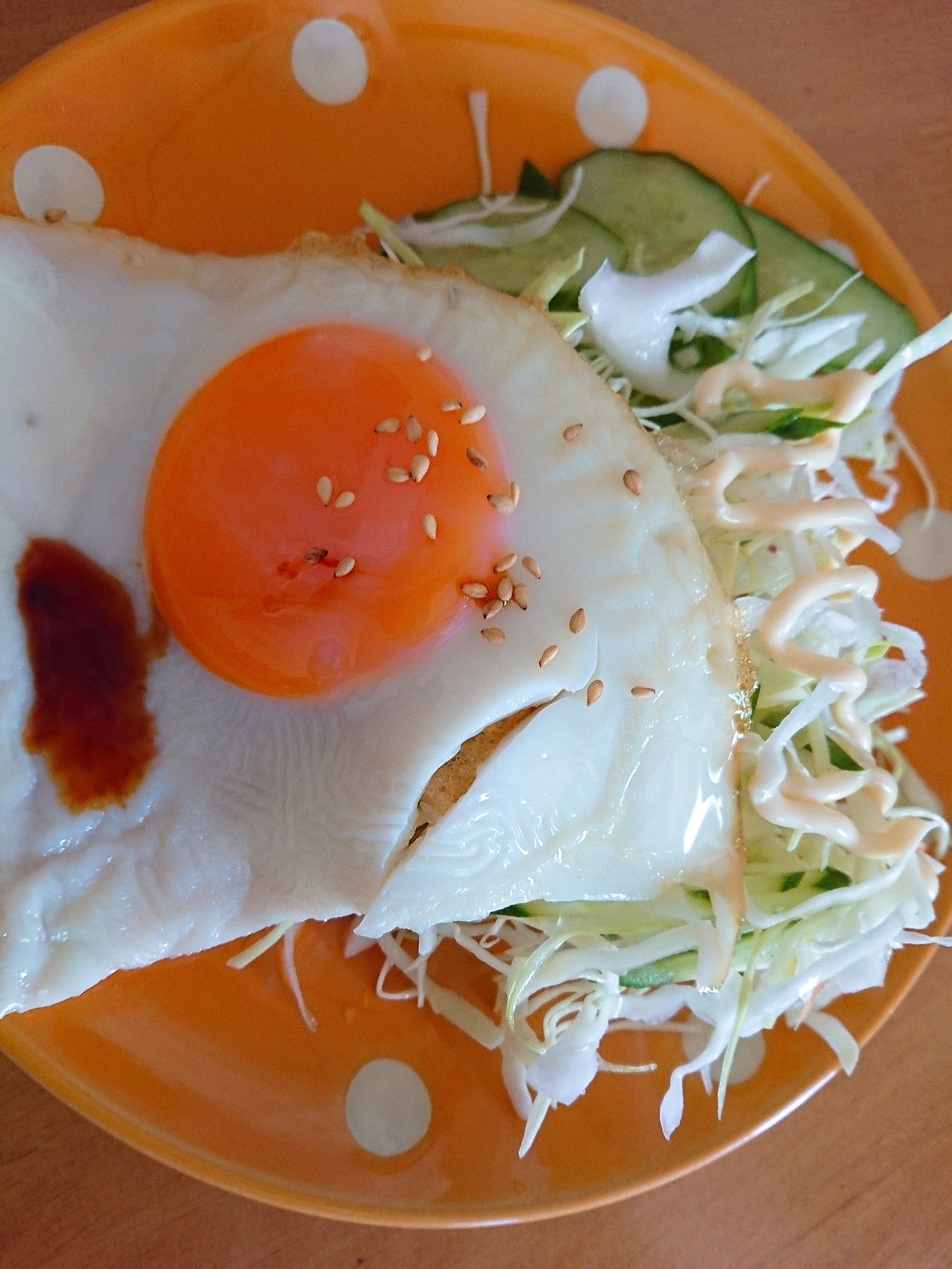 目玉焼きのせサラダ☆アマニ油で