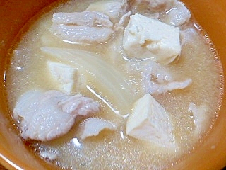 豆腐と玉ねぎで豚汁