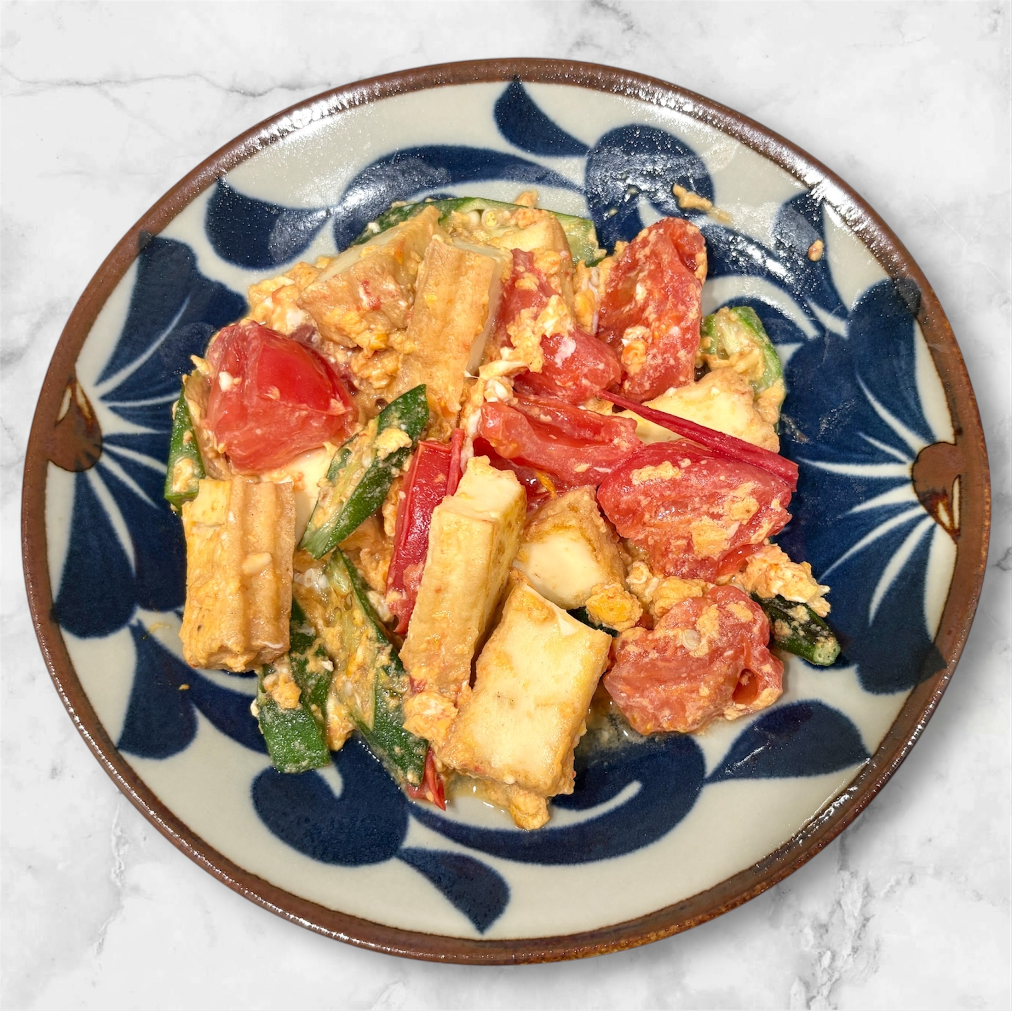 彩り！厚揚げとオクラとトマトのチャンプルー