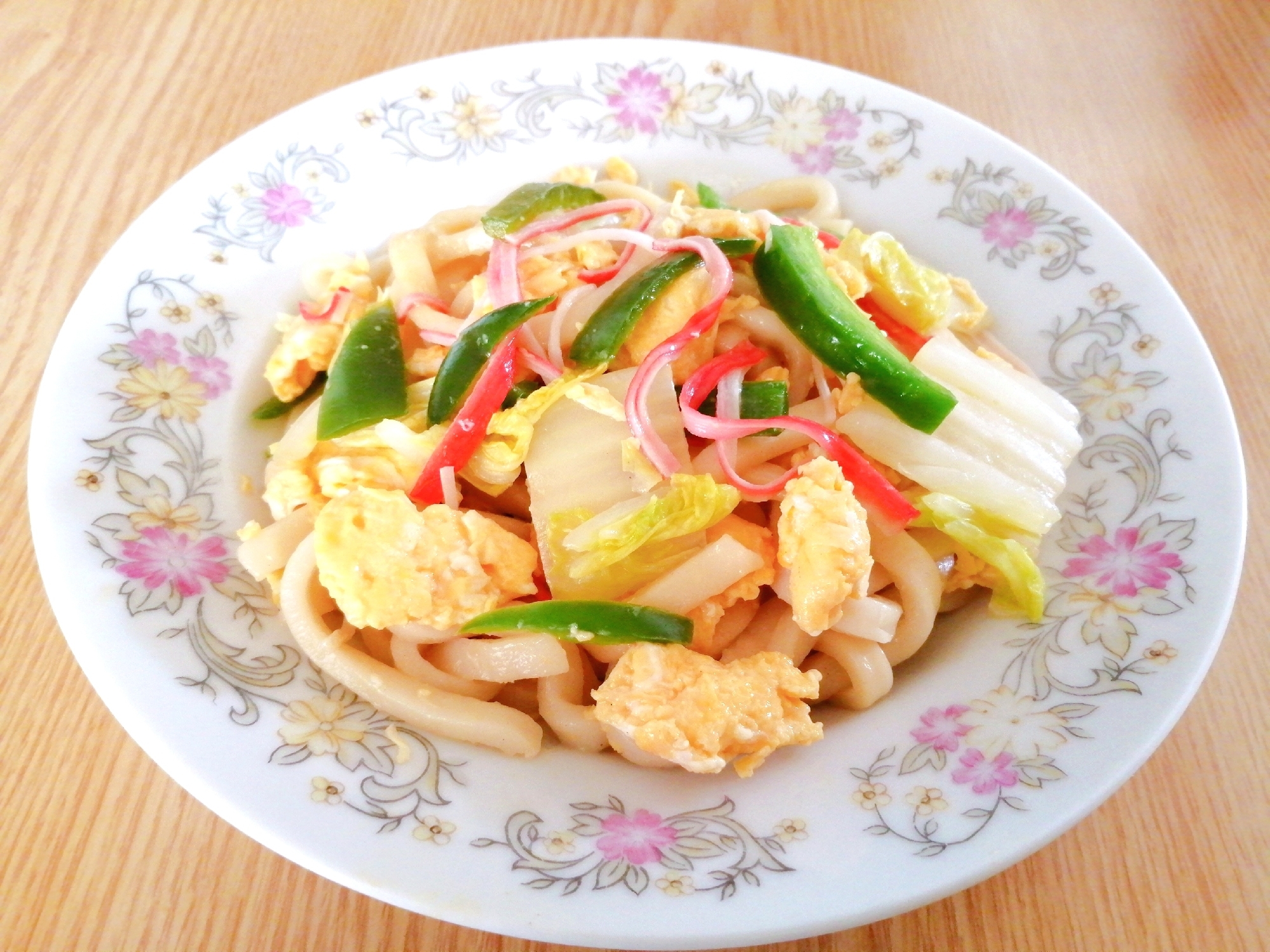 【簡単なのに本格】卵と白菜とカニカマの焼きうどん