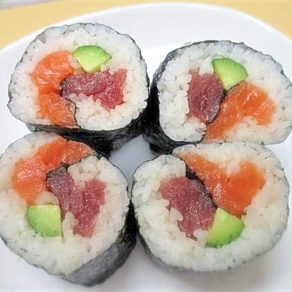 余った まぐろ サーモン刺身の巻き寿司 レシピ 作り方 By アルプスの乙女 楽天レシピ 余った まぐろ サーモン刺身の巻き寿司 レシピ 作り方 By アルプスの乙女 楽天レシピ