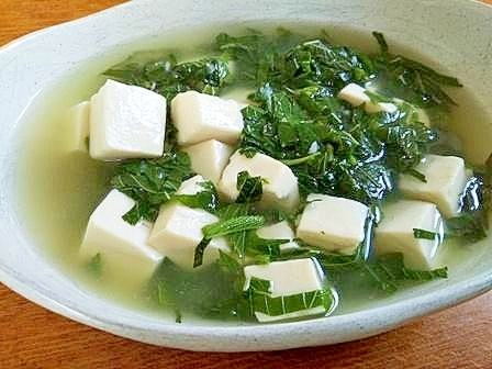 モロヘイヤと　豆腐の　スープ