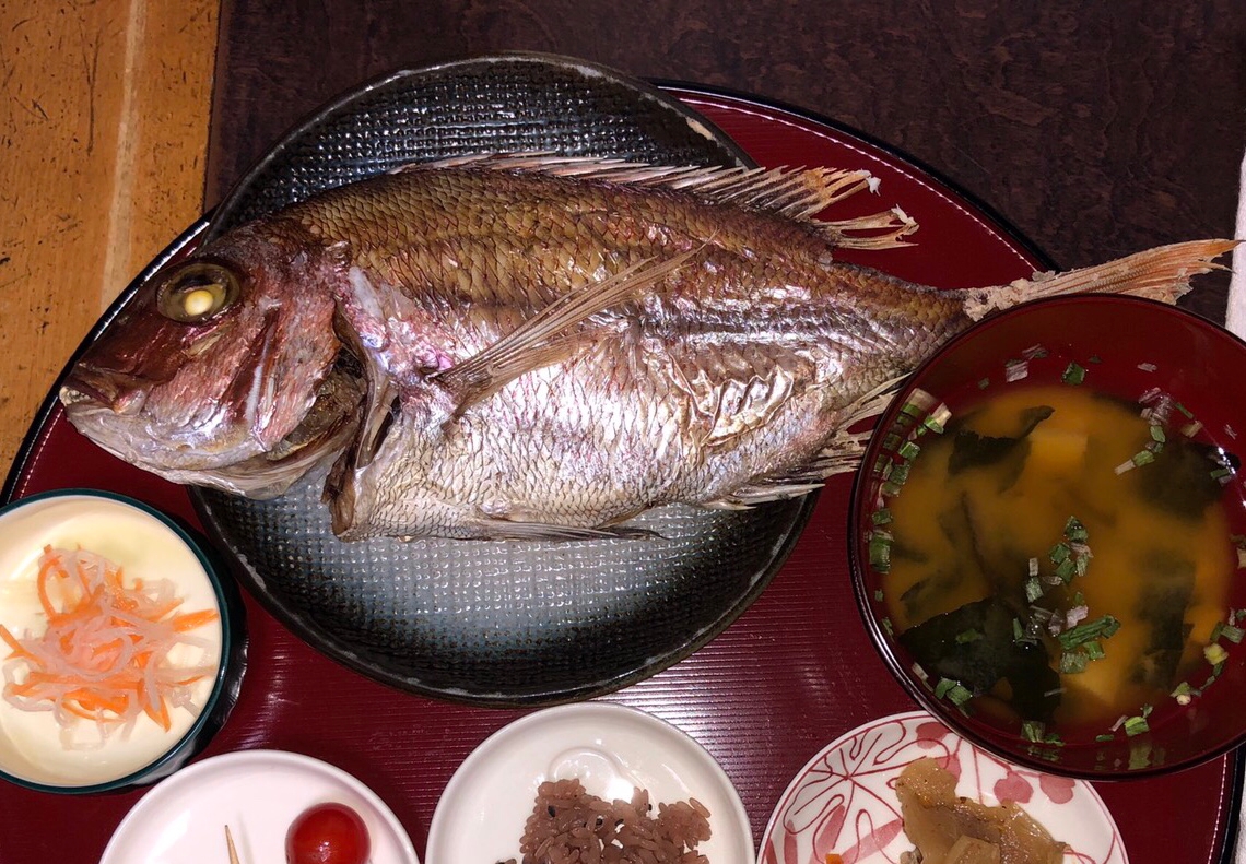 お祝い事に★オーブンで尾頭つき鯛の塩焼き♪