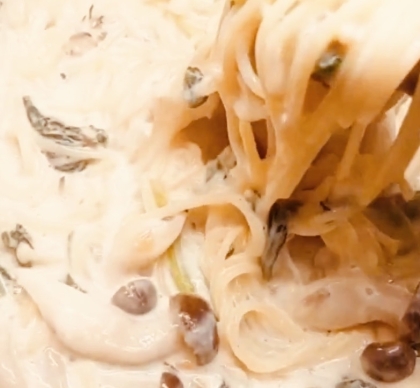 簡単レンジのみ⭐︎サーモンときのこのクリームパスタ