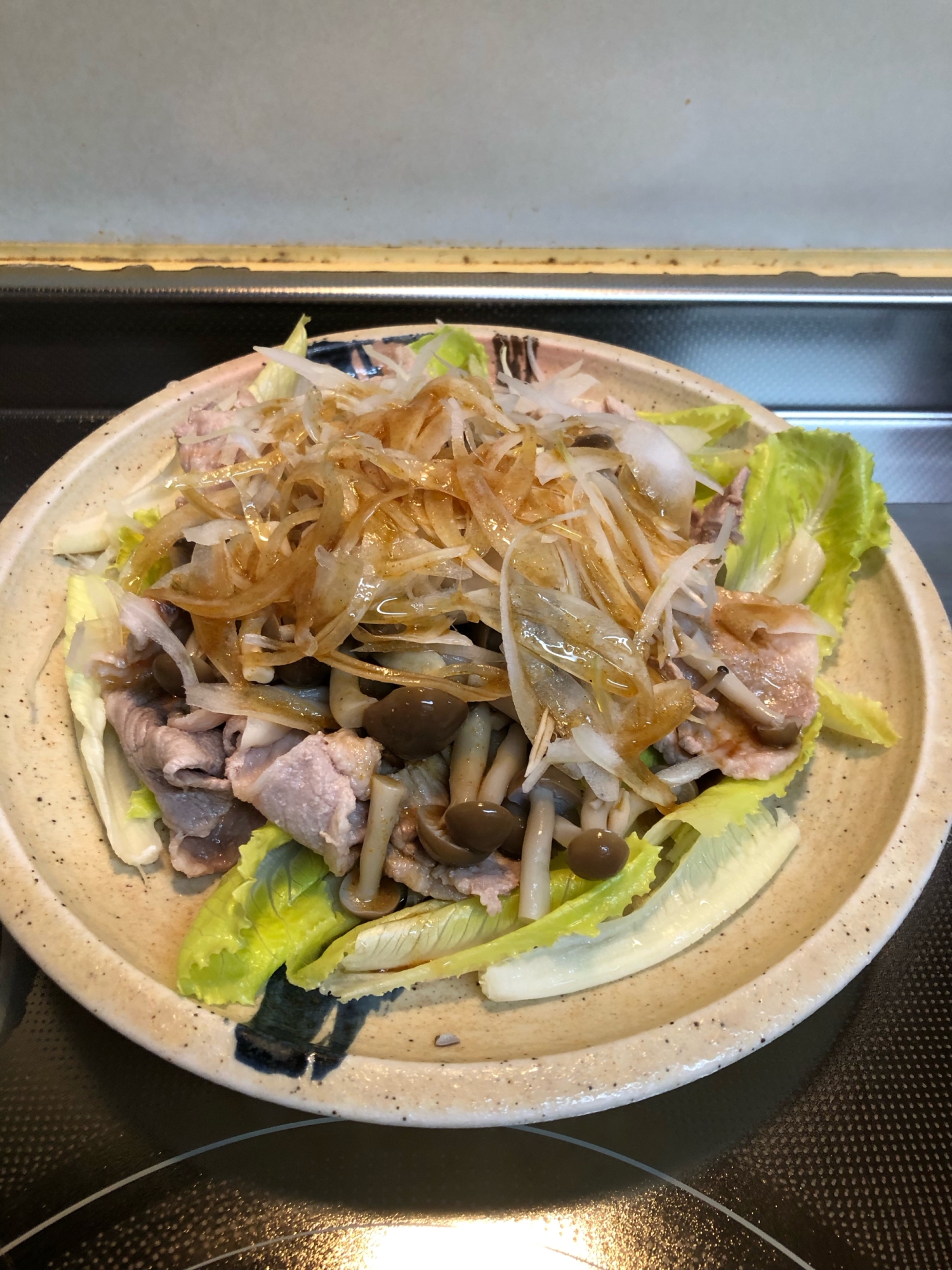 スパイシーな中華だれ♪豚肉としめじの豚しゃぶ^_^