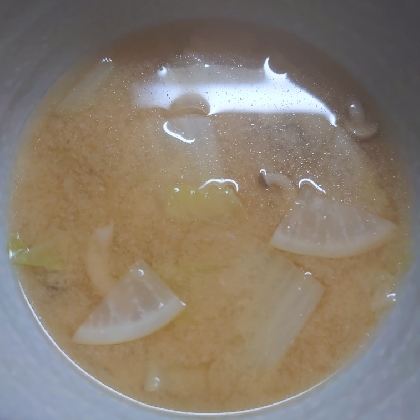 白菜しめじ大根のお味噌汁