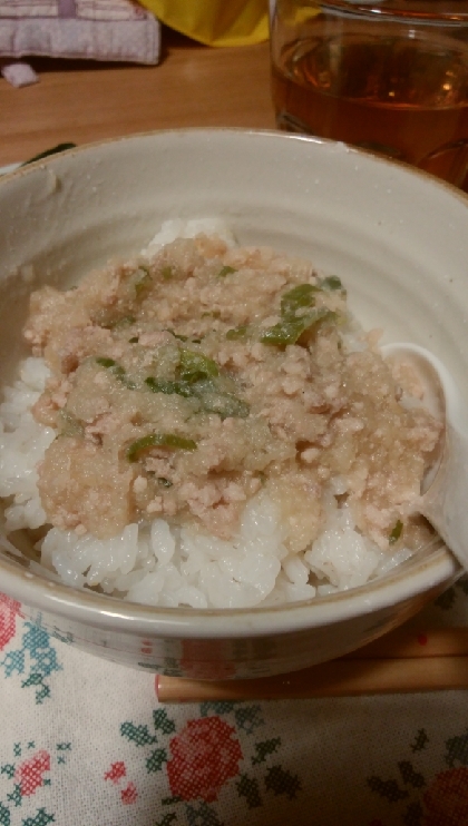 参考にさせてもらいました。
ご飯にかけるそぼろおろし丼にしました！