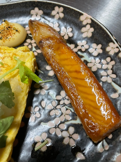 鮭ハラスの塩レモンバター焼き。No.884