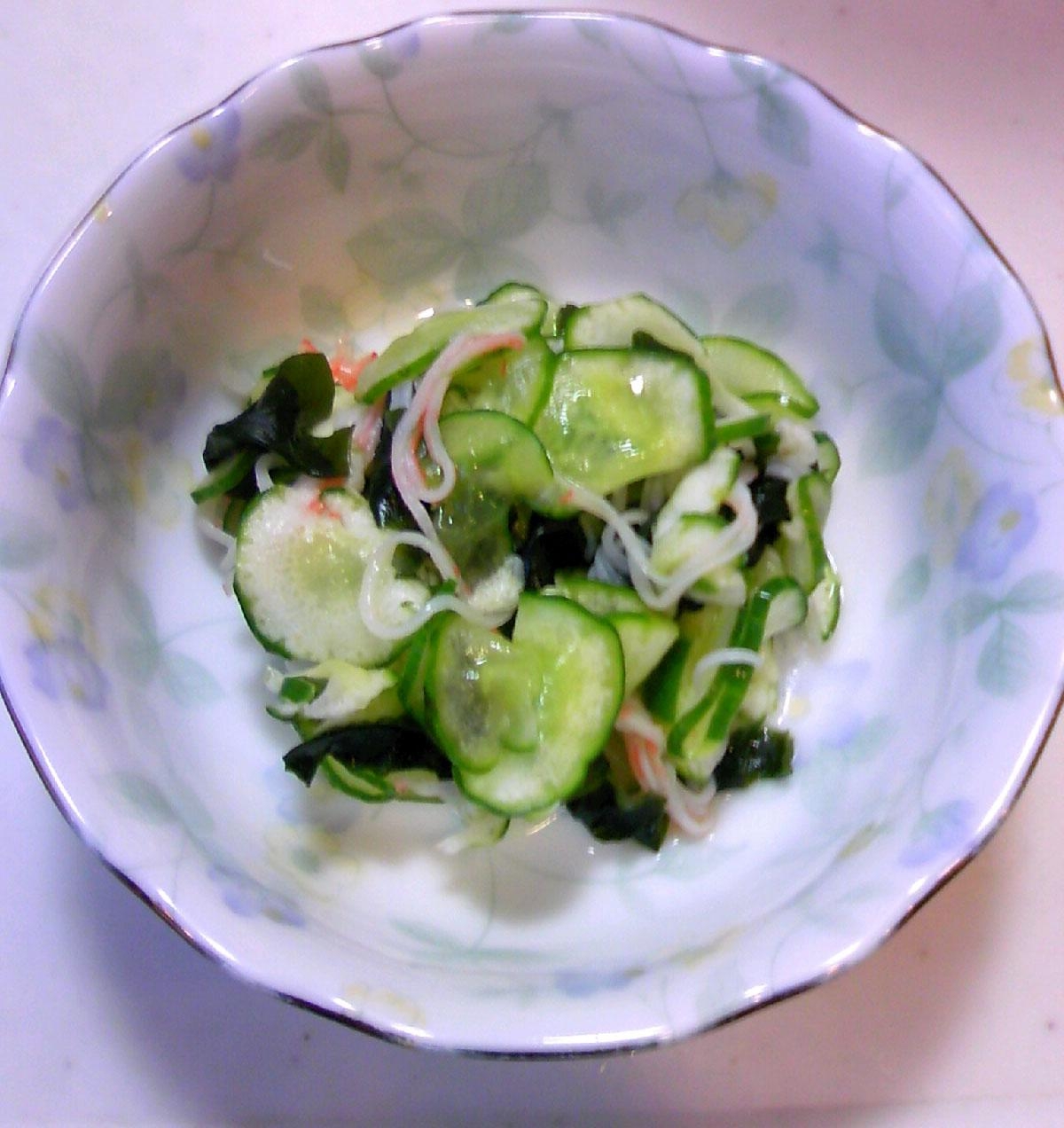 きゅうりとわかめとカニカマの酢の物